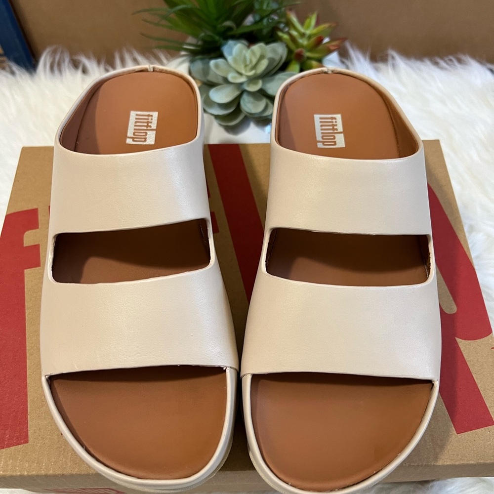 FITFLOPS LEATHER SLIDES size 5 US